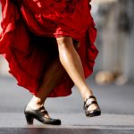 Mujer bailando flamenco