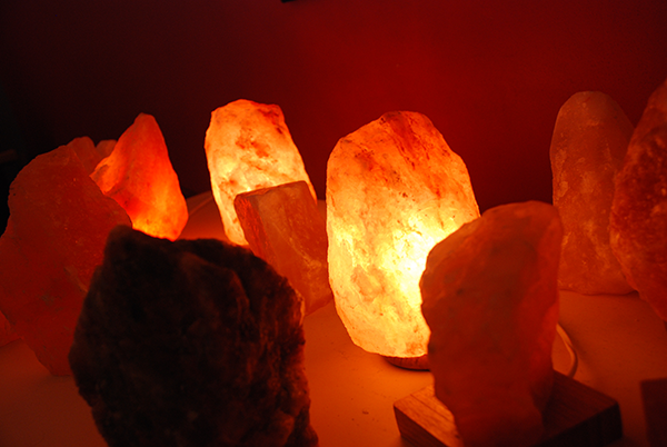 Luz y Color: lámparas de sal del Himalaya