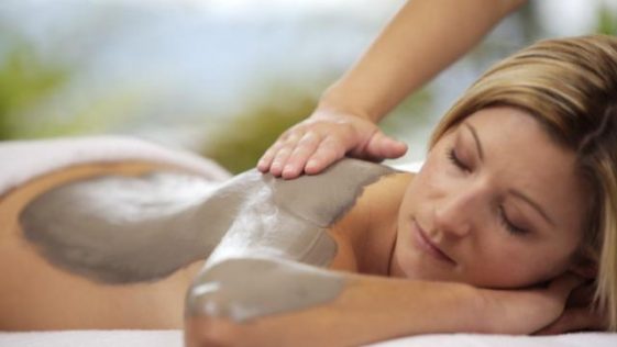 Arcilla Tierra Madre aplicada corporalmente