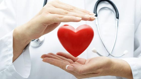 Doctor recomendando prevención cardiovascular